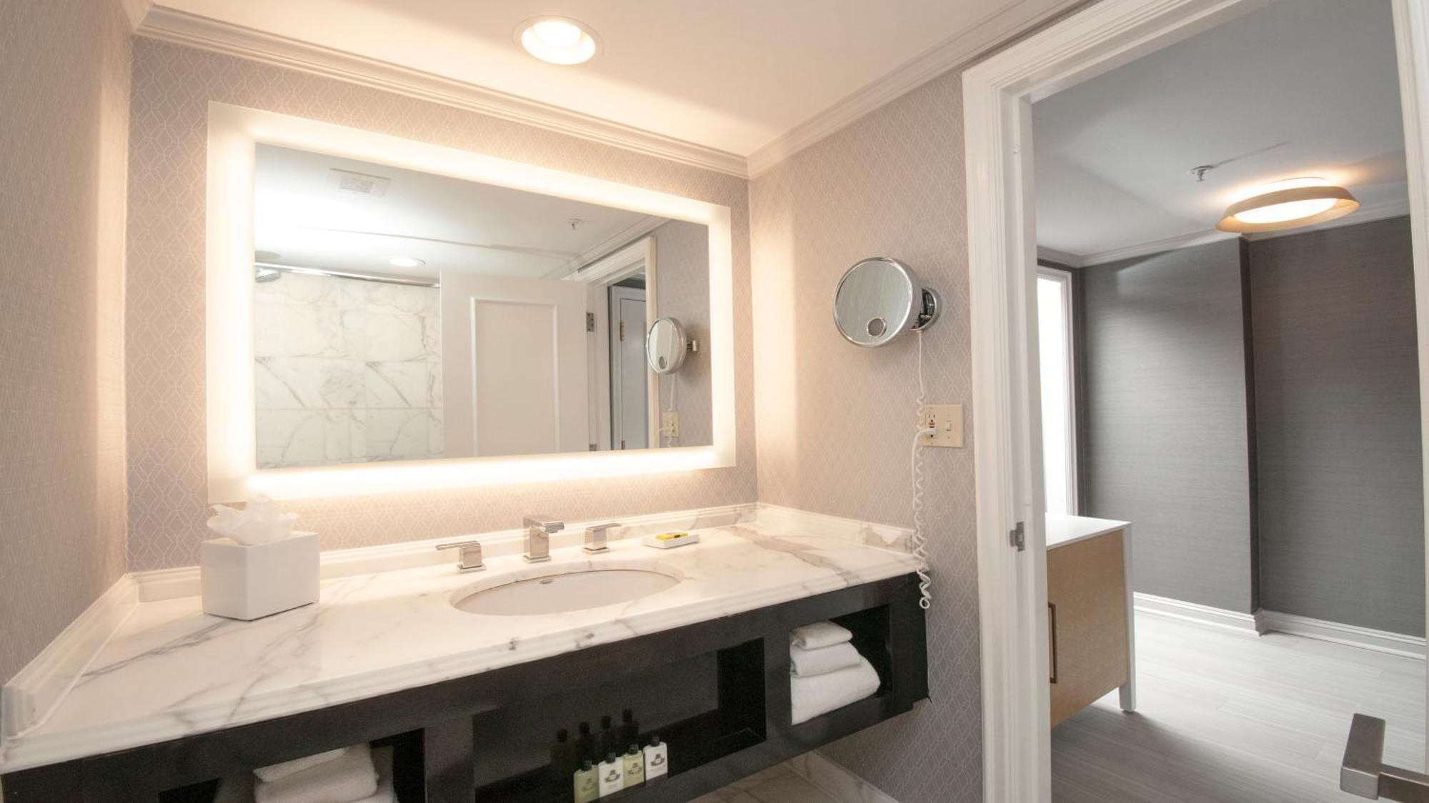 Intercontinental Kansas At The Plaza By Ihg Hotel